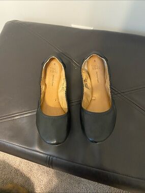 Time and Tru Black Round-Toe Slip-On Ballet Flats